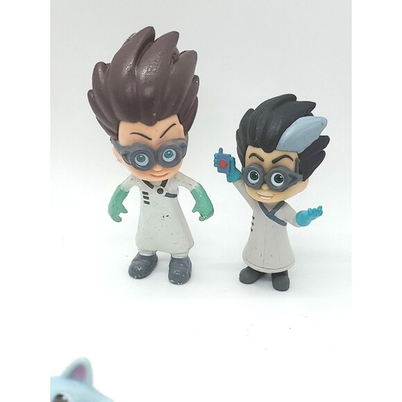 Pj Mask Action Figures 16pc Cartoon Characters Mixed Lot Toys - Picture 11 of 12